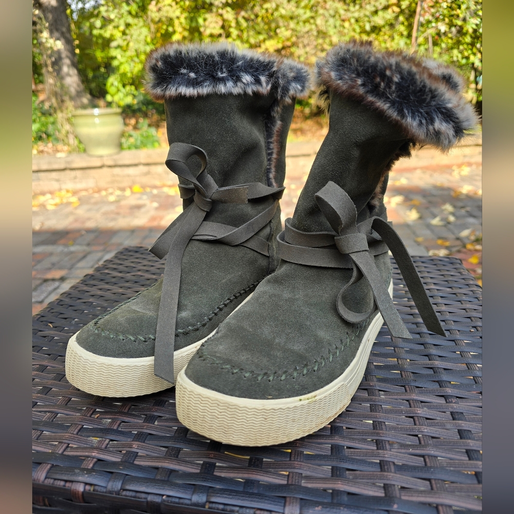Toms Vista Olive Green Fur-lined Water Resistant Boots Size 7.5 Vguc